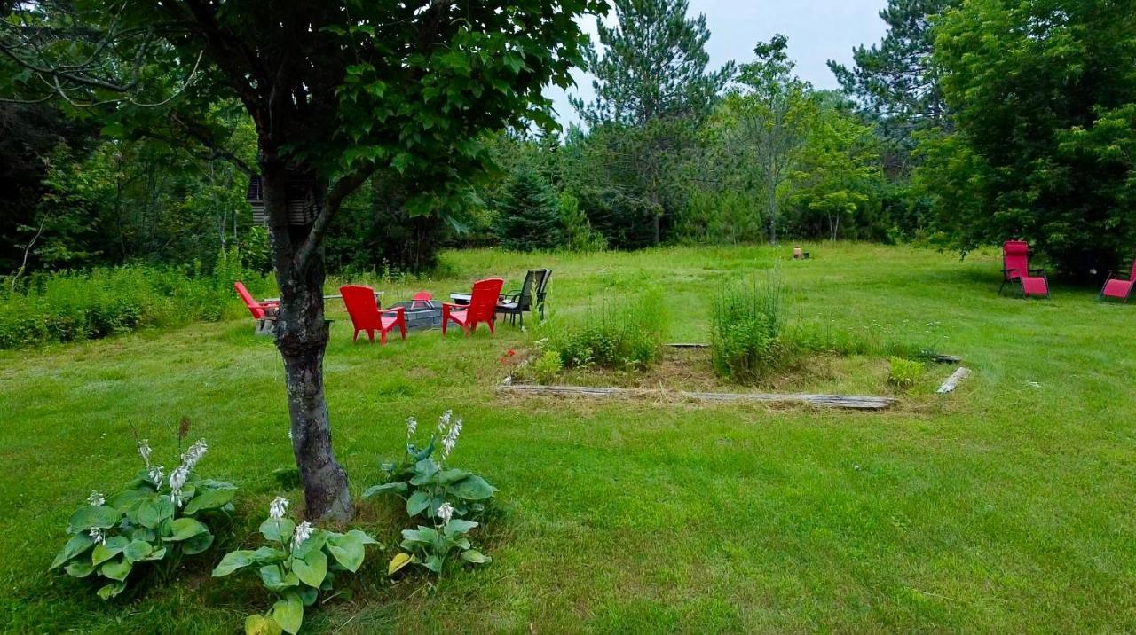 Chalets Nabu La Sacacomie - Riviere - Billard Saint-Alexis-des-Monts Exteriér fotografie