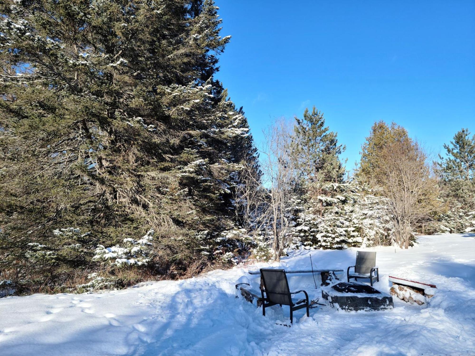 Chalets Nabu La Sacacomie - Riviere - Billard Saint-Alexis-des-Monts Exteriér fotografie